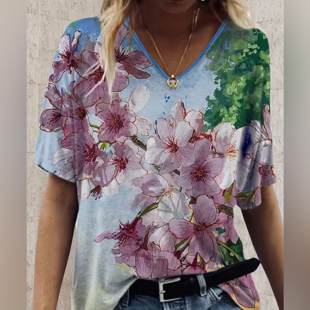 NWT Women’s Sakura Oil Painting T-Shirt